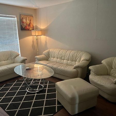 Lovely 1-Bedroom Townhome With Nice Amenities ฮูสตัน ภายนอก รูปภาพ