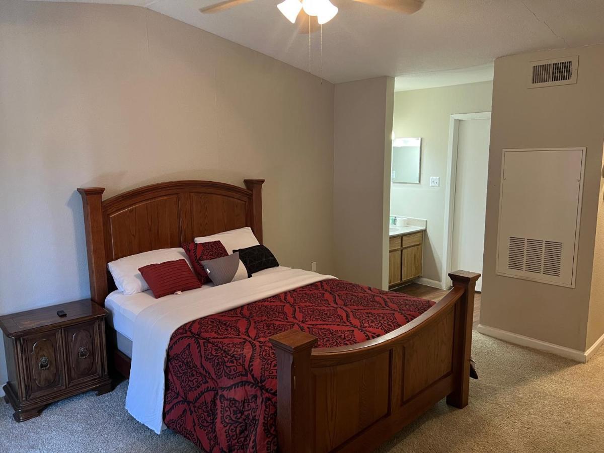 Lovely 1-Bedroom Townhome With Nice Amenities ฮูสตัน ภายนอก รูปภาพ