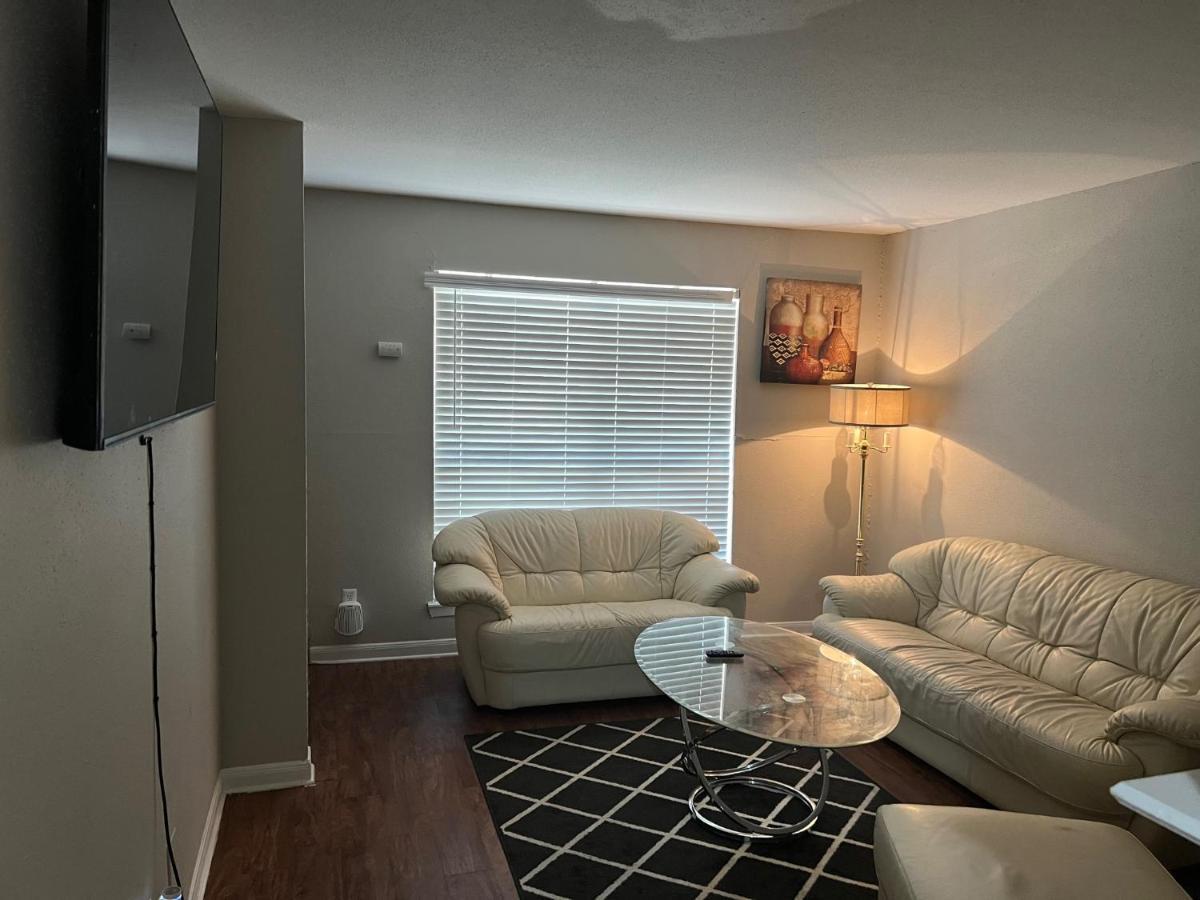Lovely 1-Bedroom Townhome With Nice Amenities ฮูสตัน ภายนอก รูปภาพ