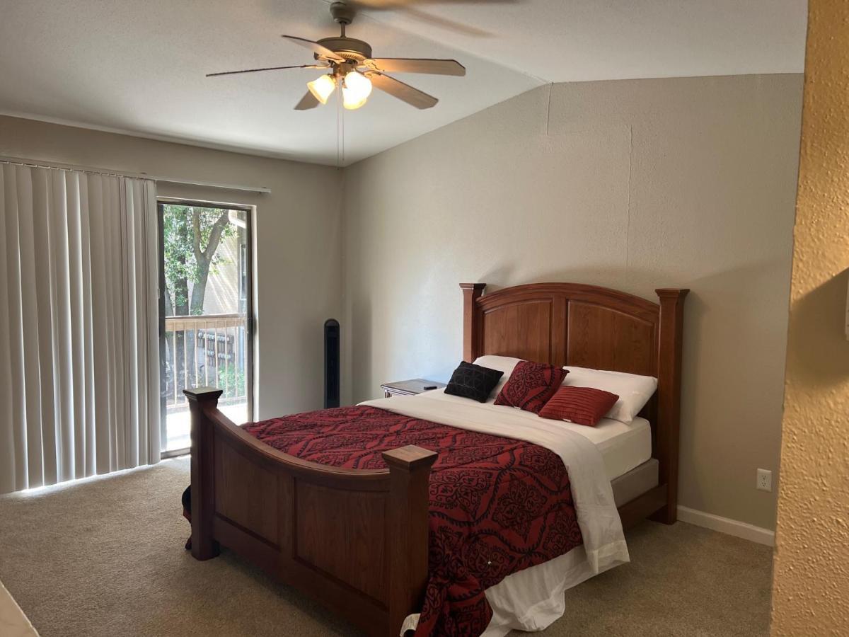 Lovely 1-Bedroom Townhome With Nice Amenities ฮูสตัน ภายนอก รูปภาพ